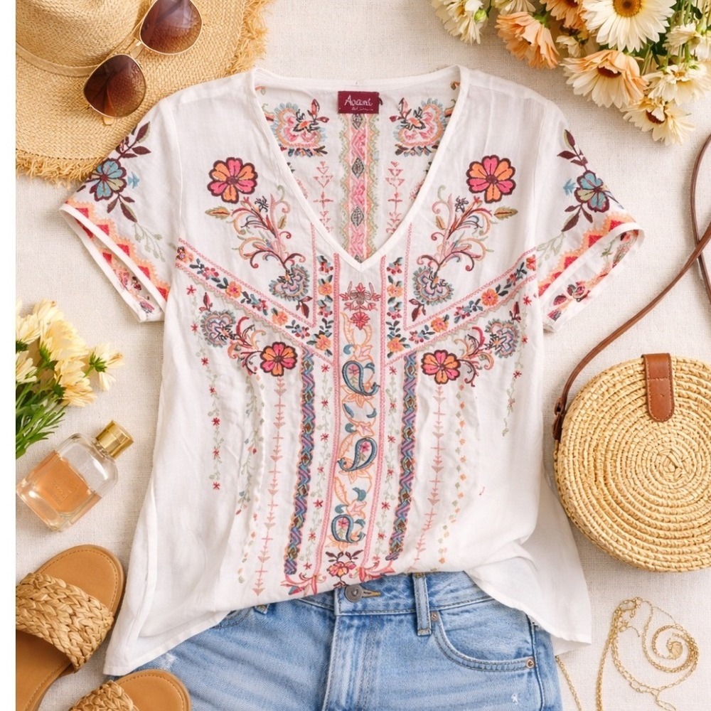 Avani del Amour Womens Embroidered Boho Tunic Top White Floral V-Neck Large NEW